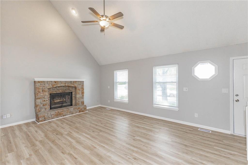 14802 W 149th Street Property Photo 6