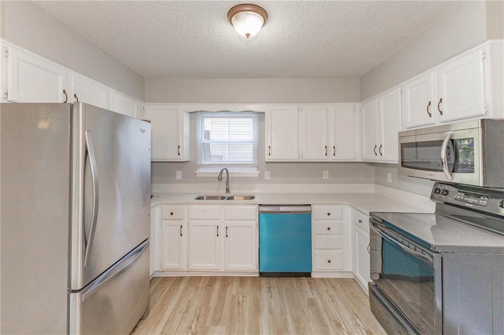 14802 W 149th Street Property Photo 9