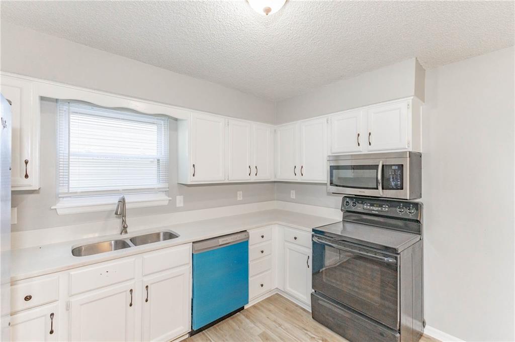 14802 W 149th Street Property Photo 11