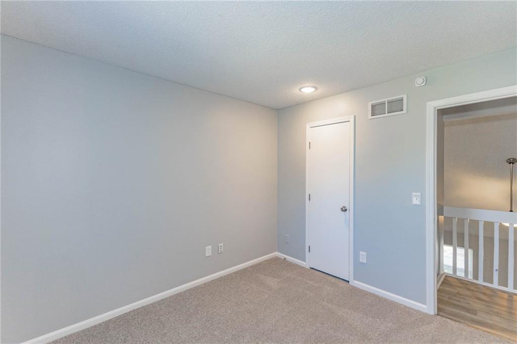 14802 W 149th Street Property Photo 16