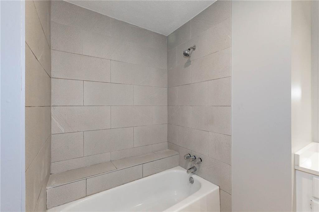 14802 W 149th Street Property Photo 23