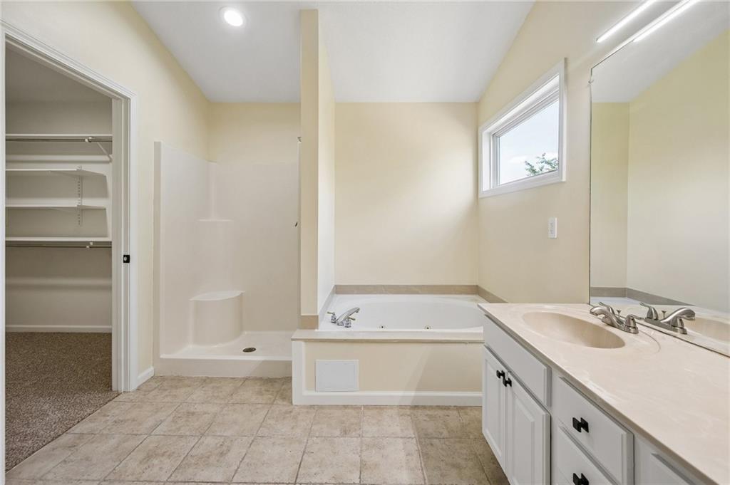 15113 W 156th Terrace Property Photo 19