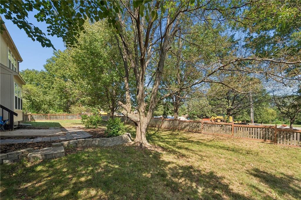 15113 W 156th Terrace Property Photo 33