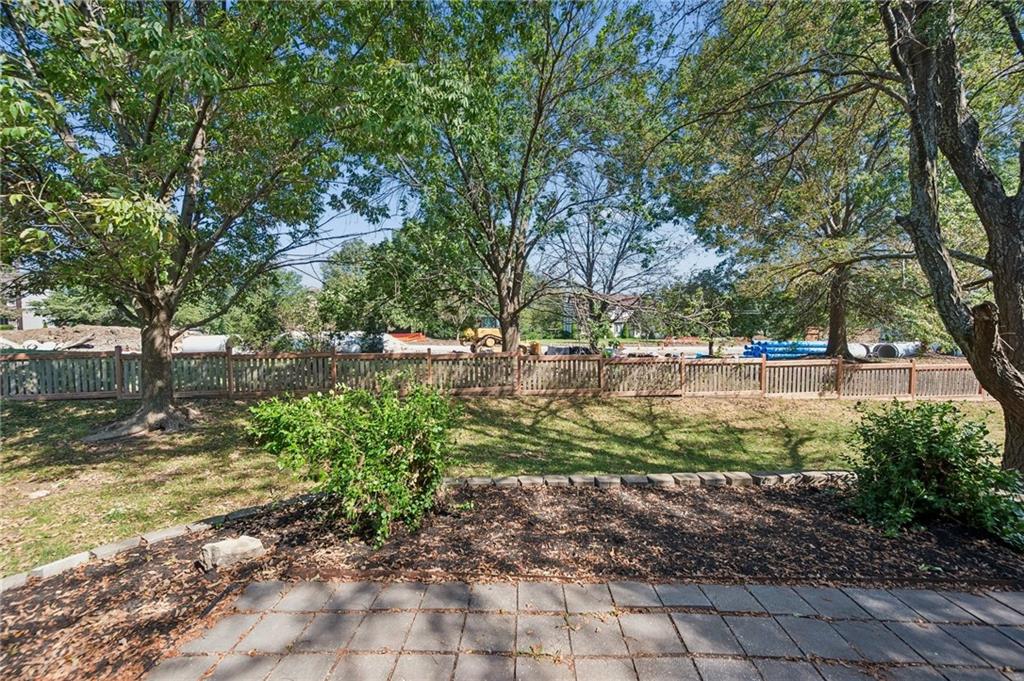 15113 W 156th Terrace Property Photo 34
