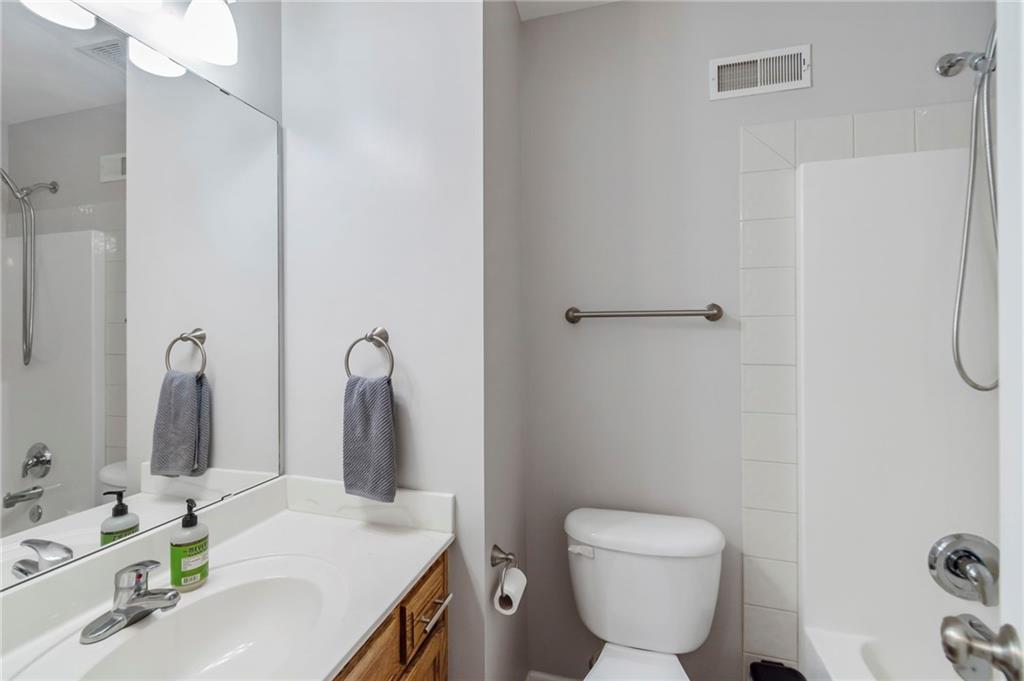 1403 Dickinson Road Property Photo 18