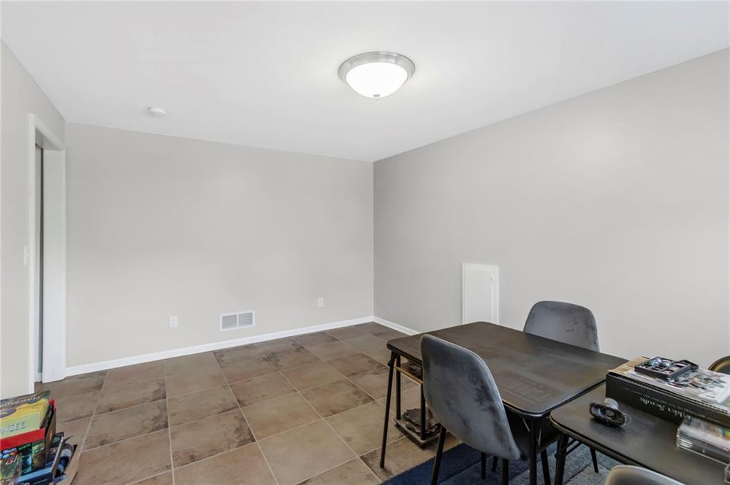 1403 Dickinson Road Property Photo 26