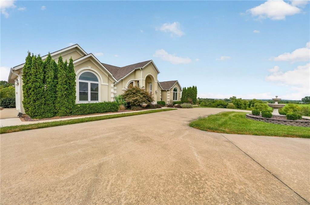 10030 Airfield Lane Property Photo 4