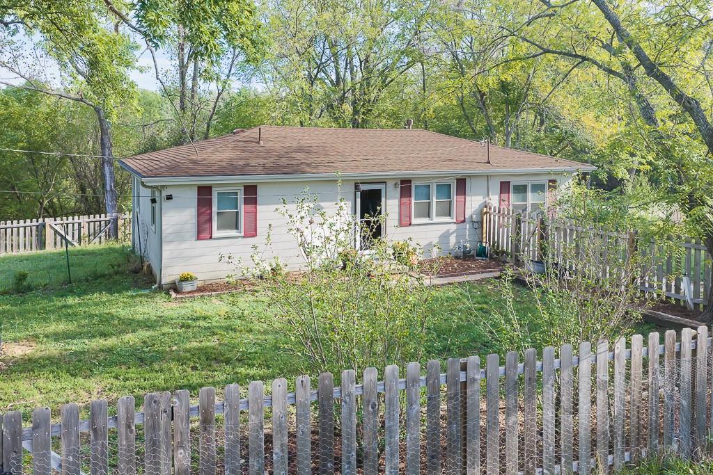 31376 Old Kc Road Property Photo 8