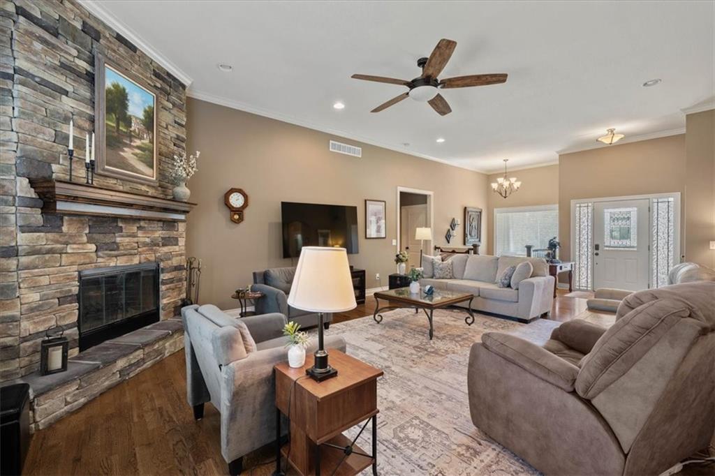 18220 Prairie View Drive Property Photo 10