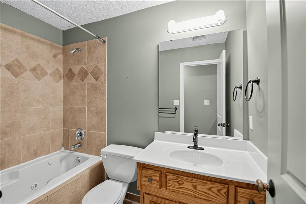 228 Sw Ascot Circle Property Photo 19