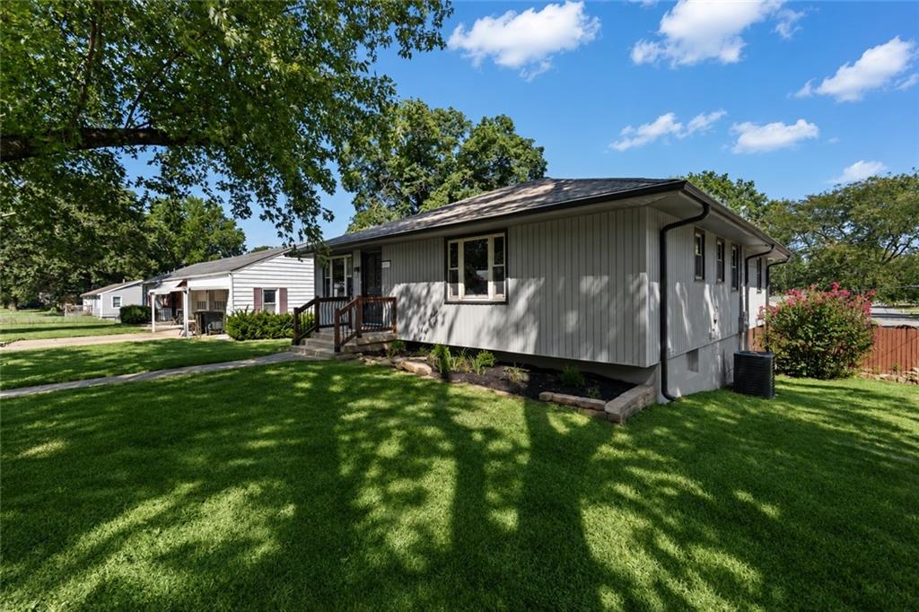 5813 Sterling Avenue Property Photo 2