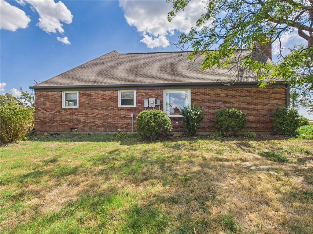 915 215th Street Property Photo 3