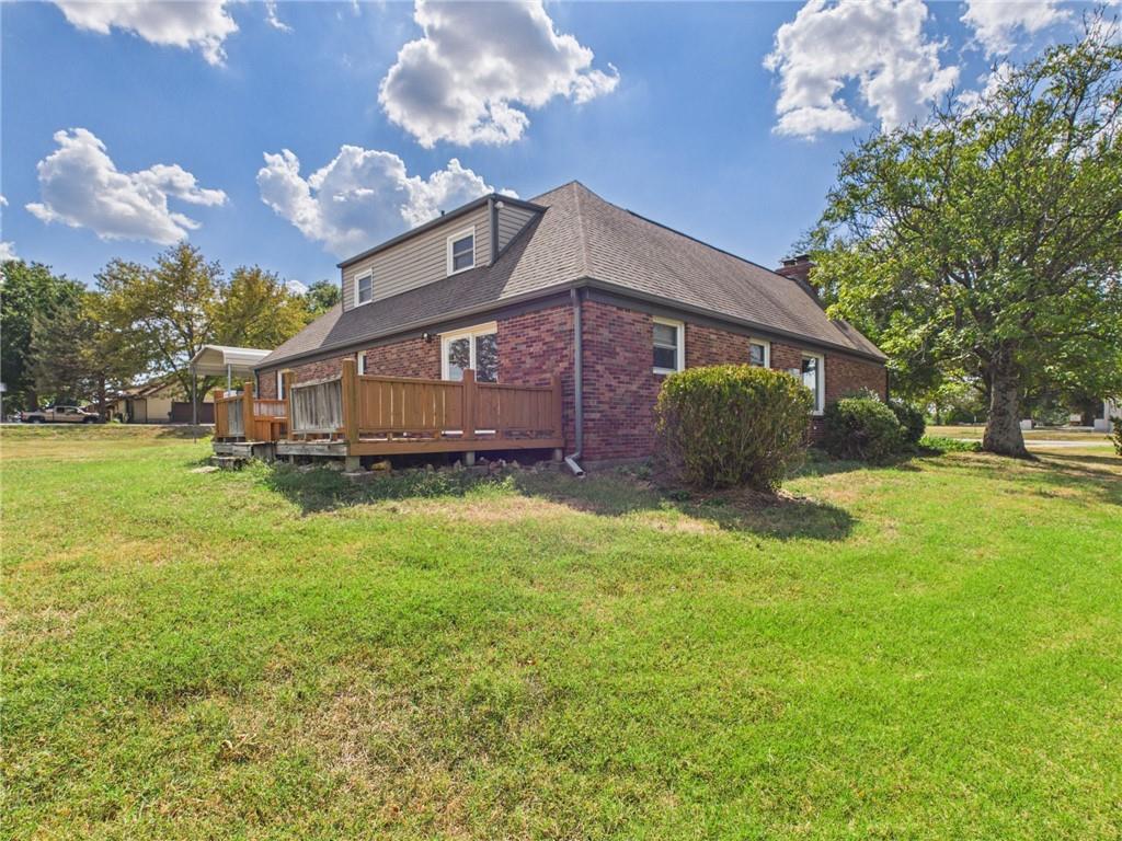 915 215th Street Property Photo 4
