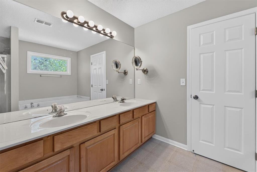 14412 W 139th Terrace Property Photo 53