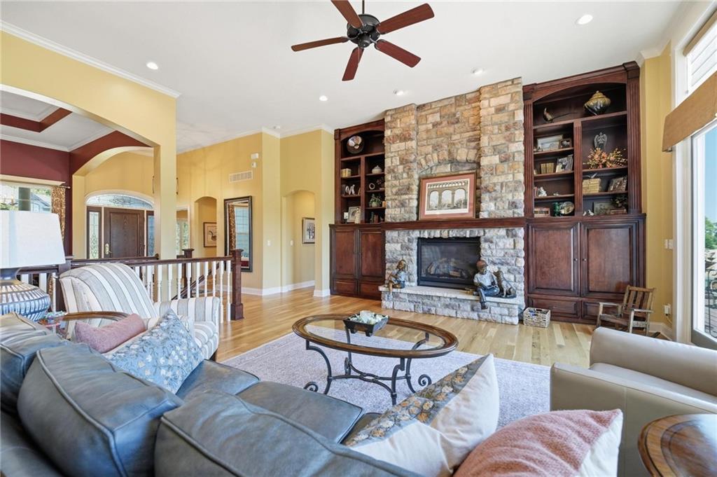 10405 N Saint Clair Avenue Property Photo 10