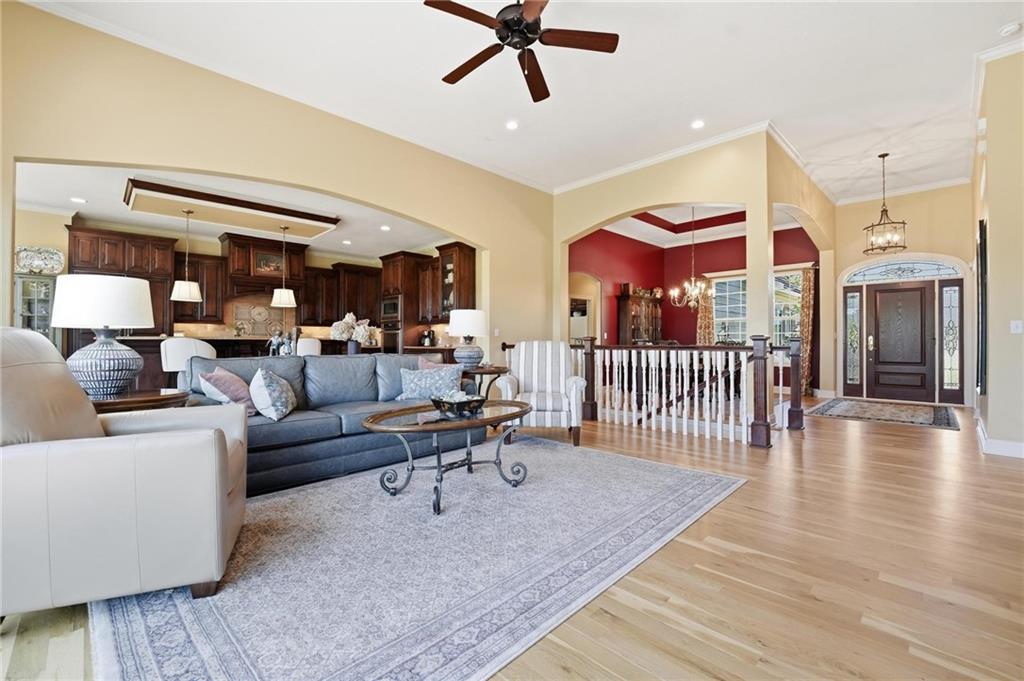 10405 N Saint Clair Avenue Property Photo 11