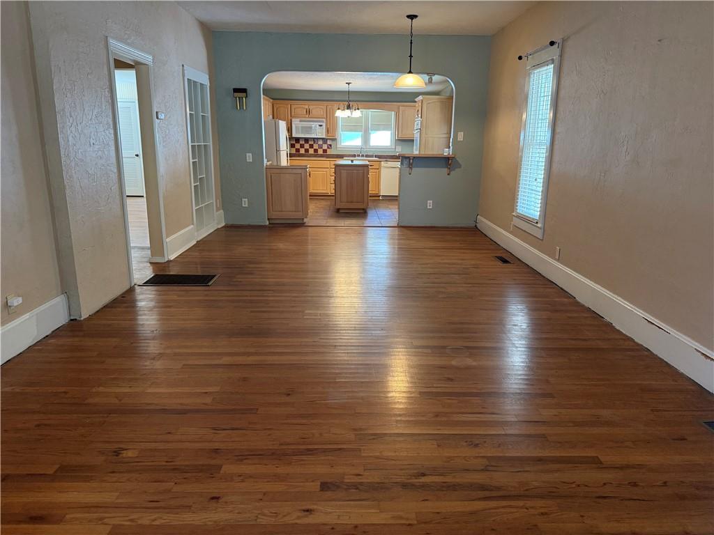 714 W 8th Street Property Photo 8