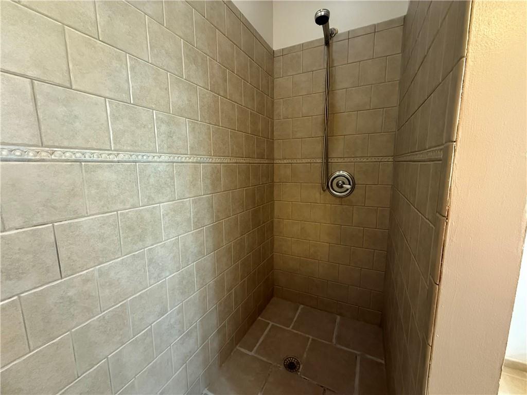 714 W 8th Street Property Photo 11