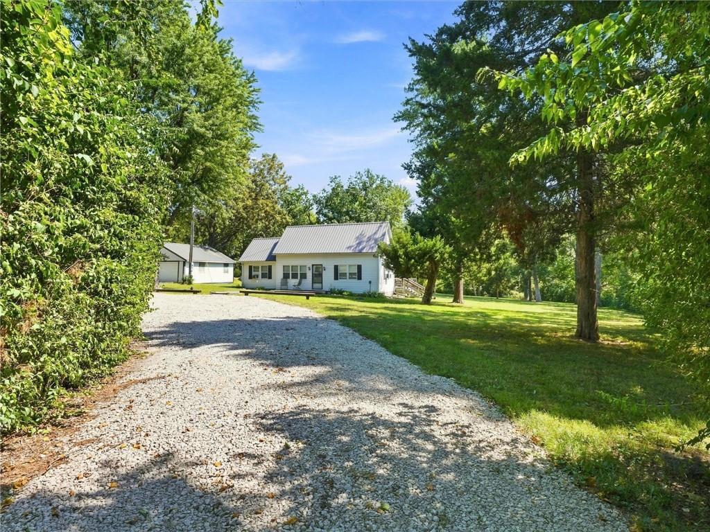 12927 N Garner Road Property Photo 4