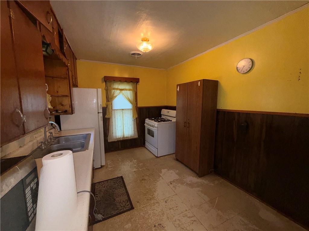 437 Whiting Street Property Photo 7