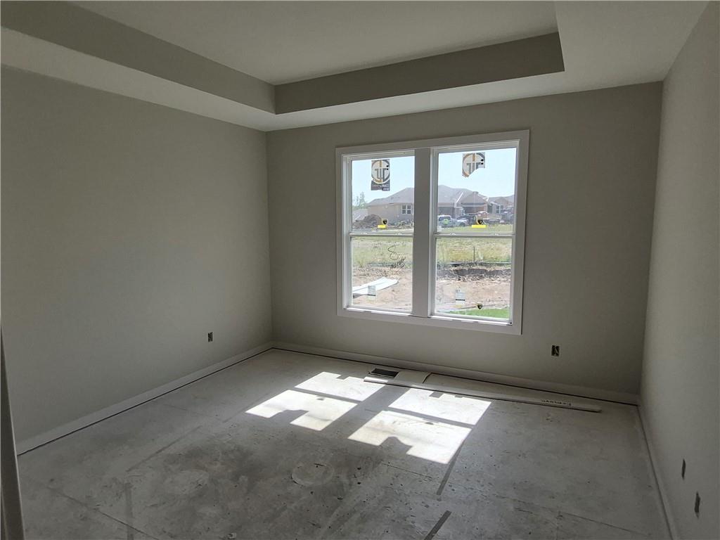5008 N 146th Street Property Photo 12