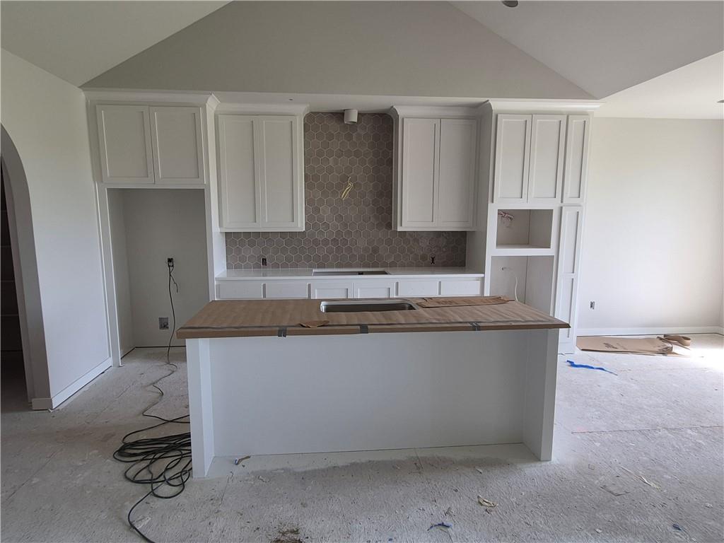 5010 N 146th Street Property Photo 6