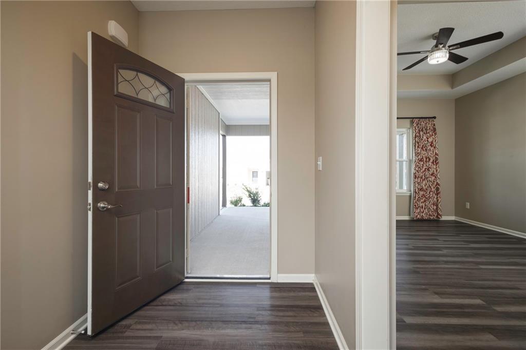 413 Ne Poplar Court Property Photo 6