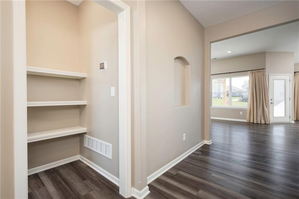 413 Ne Poplar Court Property Photo 7