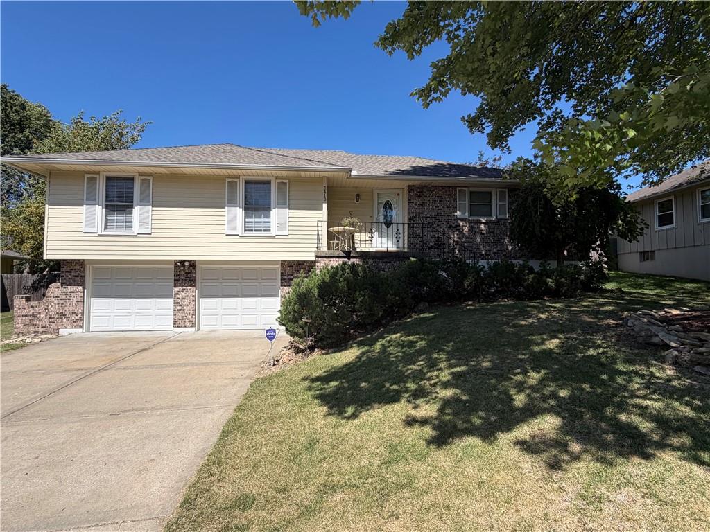 2413 Paris Drive Property Photo 1