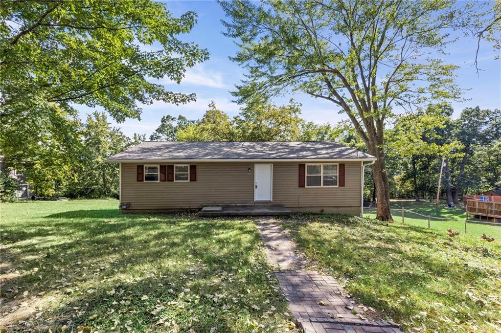 307 E 165th Street Property Photo 2