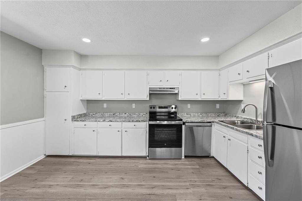307 E 165th Street Property Photo 18