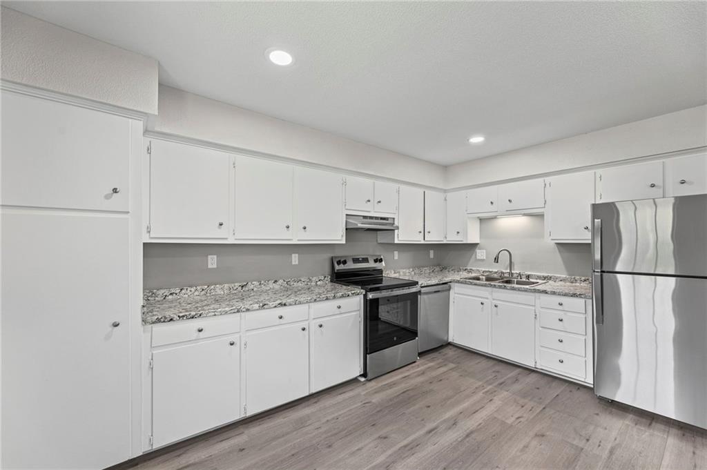 307 E 165th Street Property Photo 19