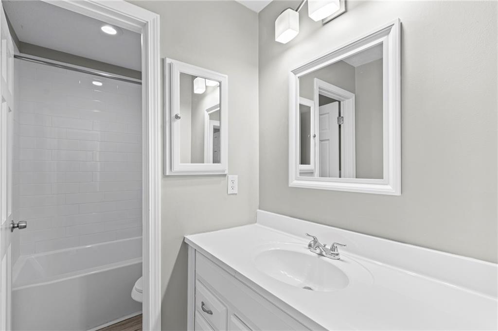 307 E 165th Street Property Photo 30
