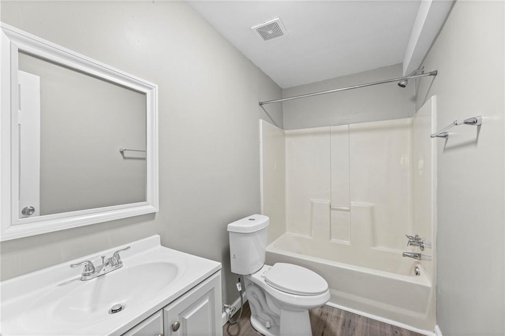 307 E 165th Street Property Photo 41