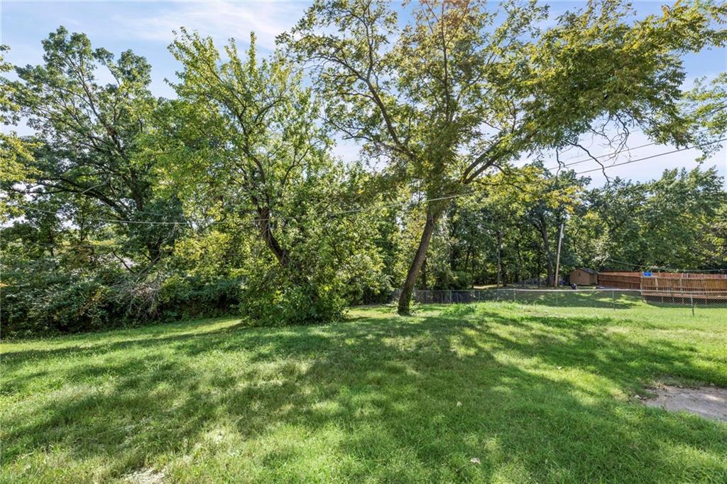 307 E 165th Street Property Photo 44