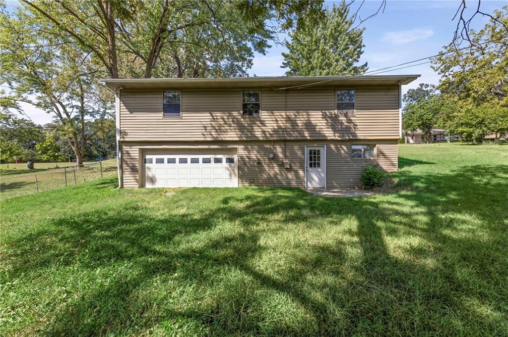 307 E 165th Street Property Photo 49