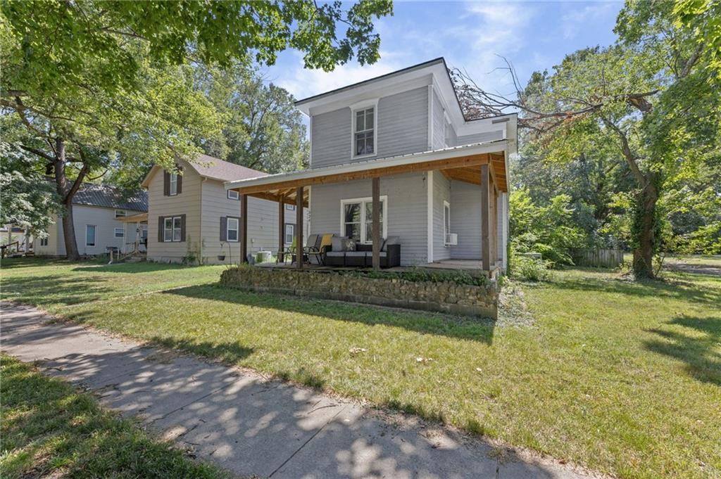 324 W 3rd Avenue Property Photo 2