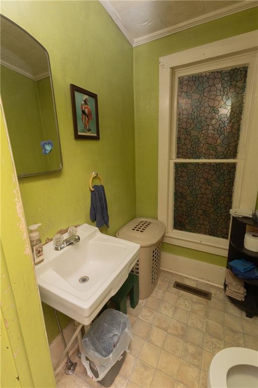 313 W 2nd Street Property Photo 11