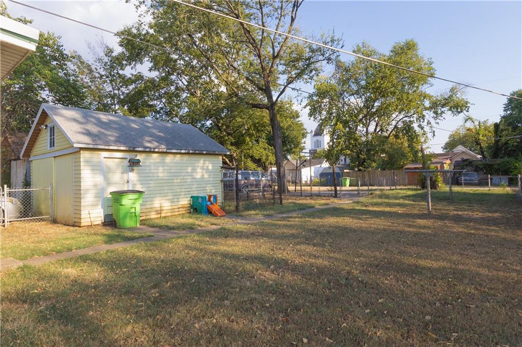 313 W 2nd Street Property Photo 25