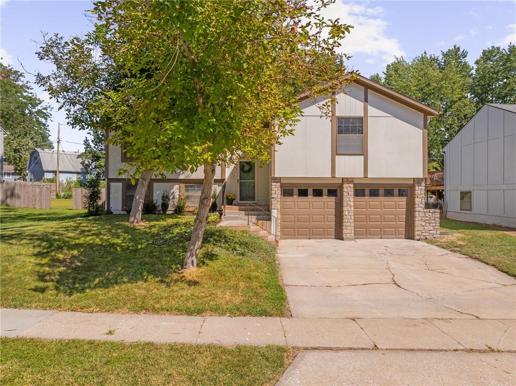 2116 E Mohawk Drive Property Photo 2