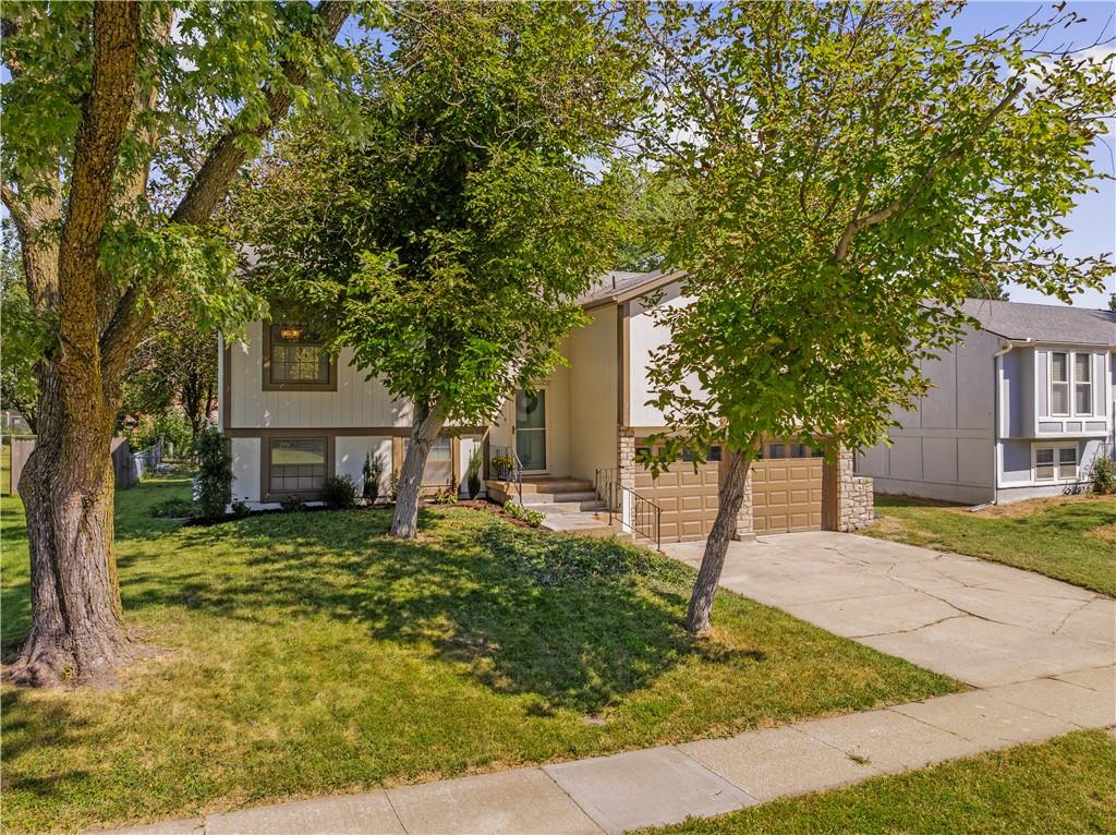 2116 E Mohawk Drive Property Photo 3