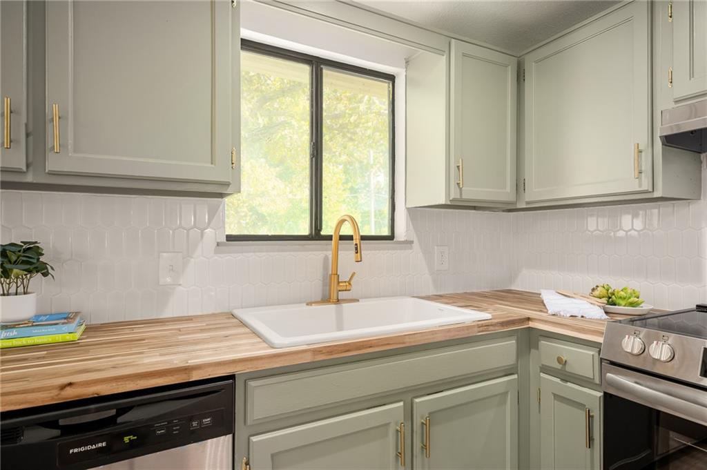 2116 E Mohawk Drive Property Photo 14