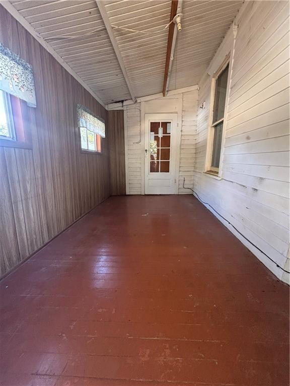 1027 E 6th Street Property Photo 4