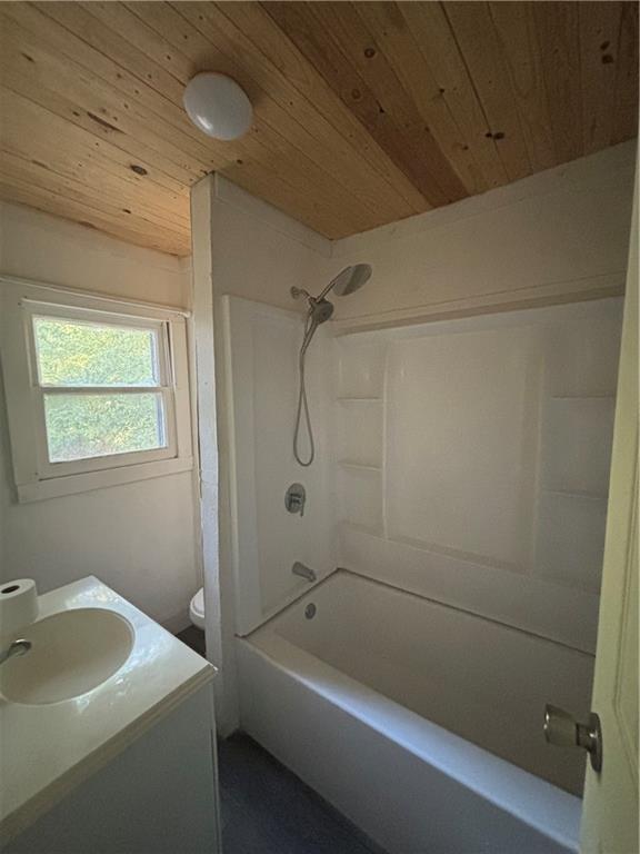 1027 E 6th Street Property Photo 10