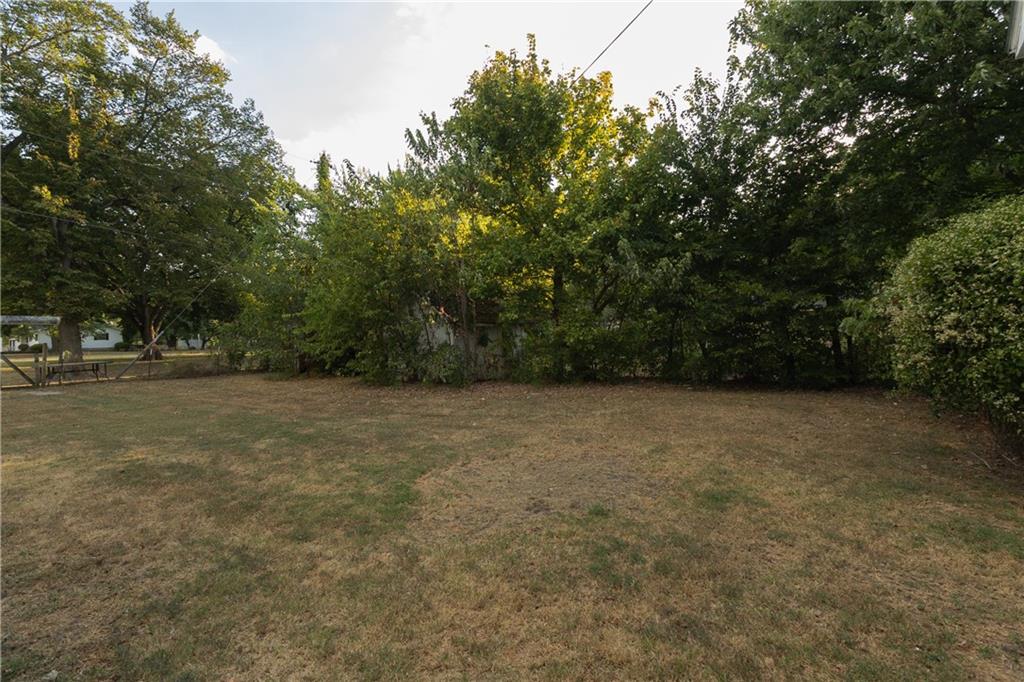 1027 E 6th Street Property Photo 13