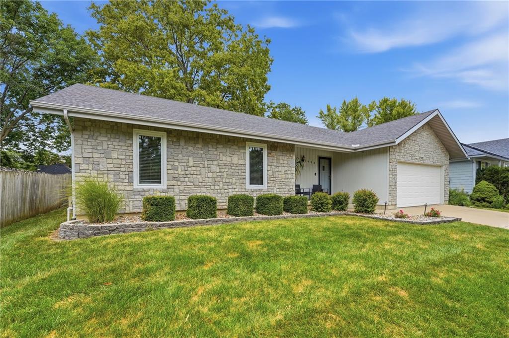 1628 Ne Westwind Drive Property Photo 3