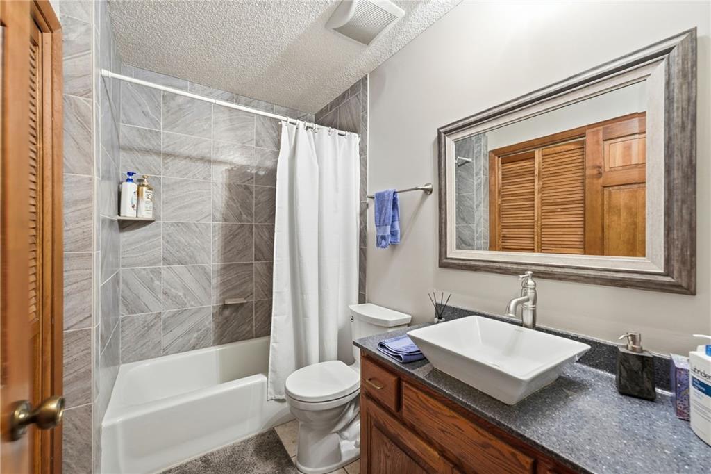 1628 Ne Westwind Drive Property Photo 19