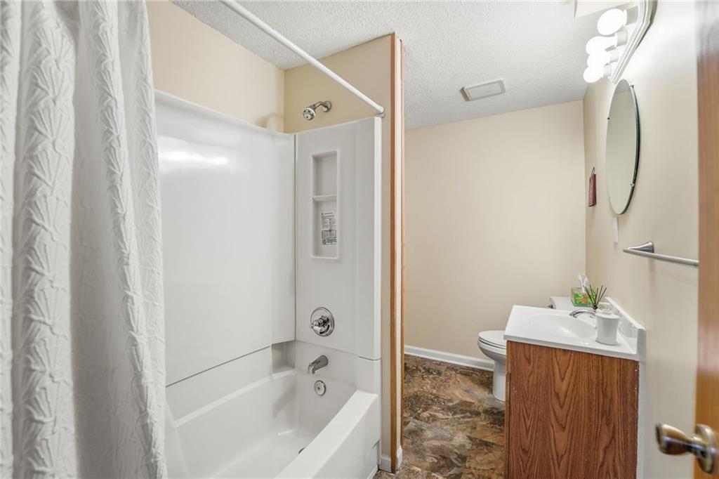 1628 Ne Westwind Drive Property Photo 31