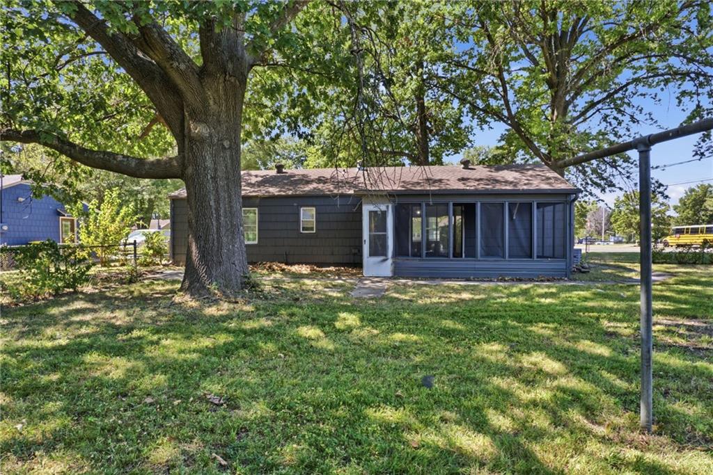 11101 Winchester Avenue Property Photo 2