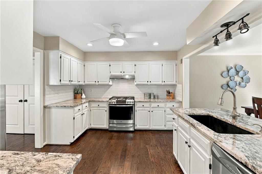 12130 England Street Property Photo 5